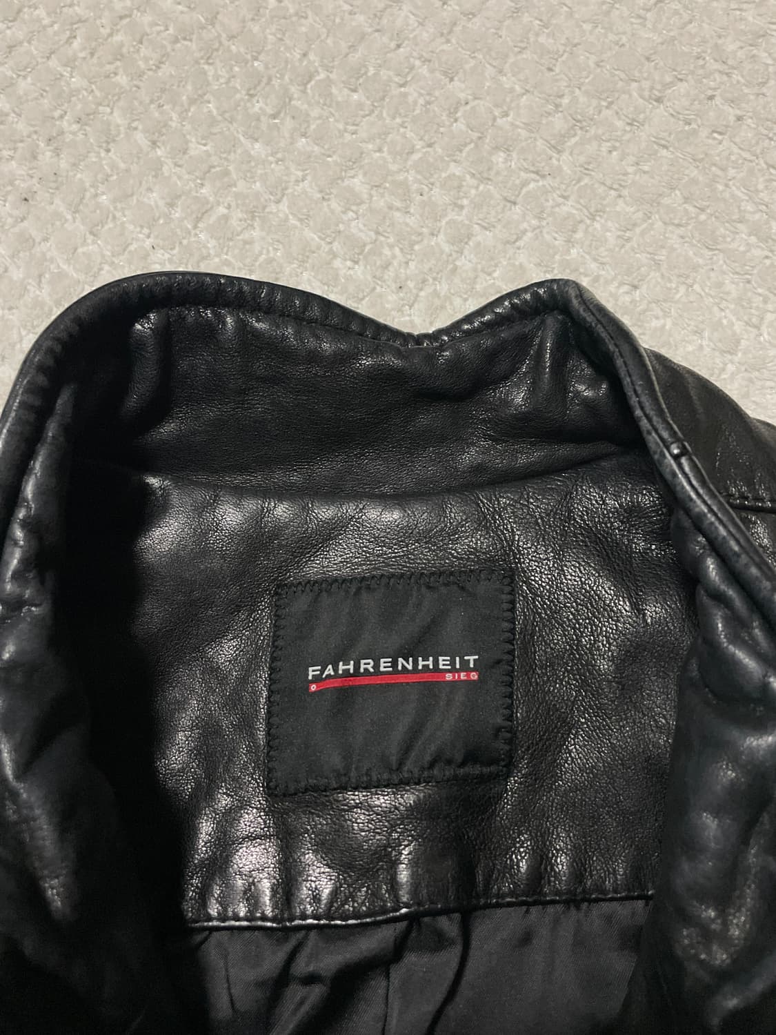 SIEG 웨스턴 무드 램스킨 양가죽 절개 레더 자켓 상품이미지5