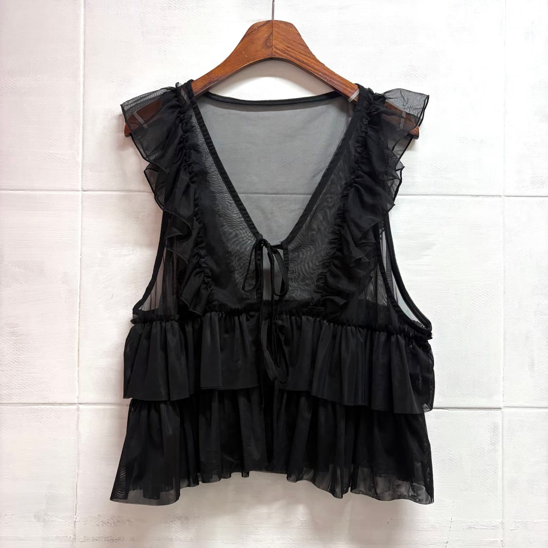 Rivietta 블랙 시스루 프릴 리본 베스트  상품이미지1