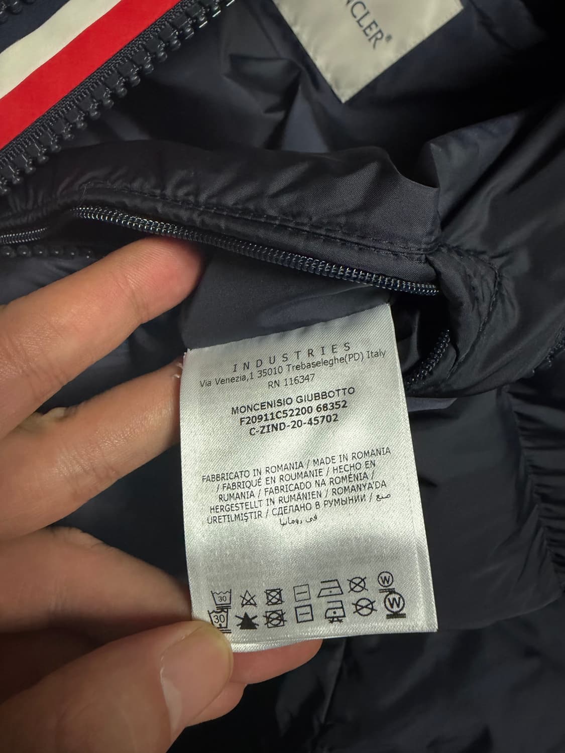 몽클레어 몬체니시오 패딩 상품이미지8