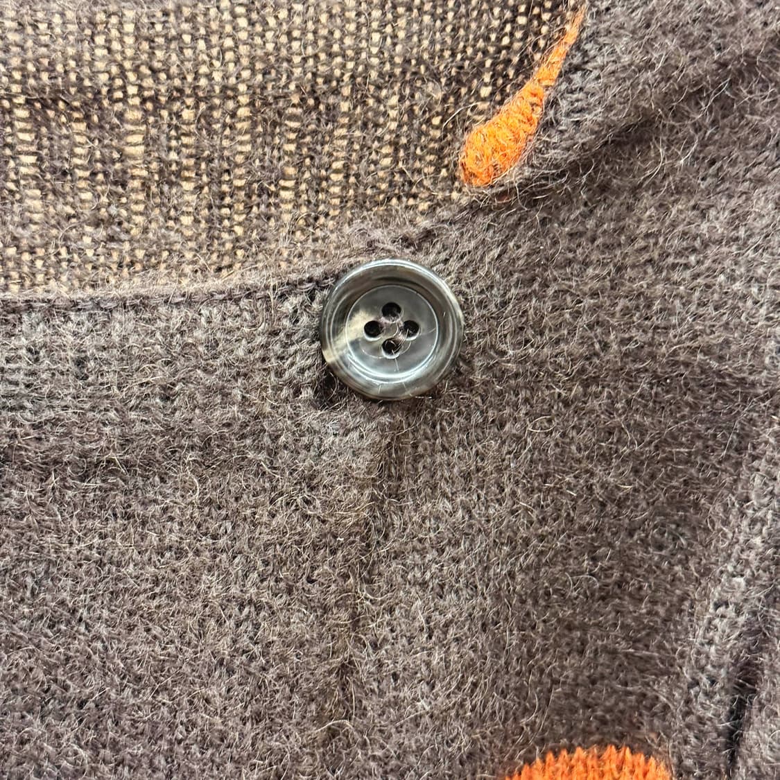 시스템 니트 가디건 스트라이프 숄카라 버튼 디테일 오렌지 브라운 배색 상품이미지6