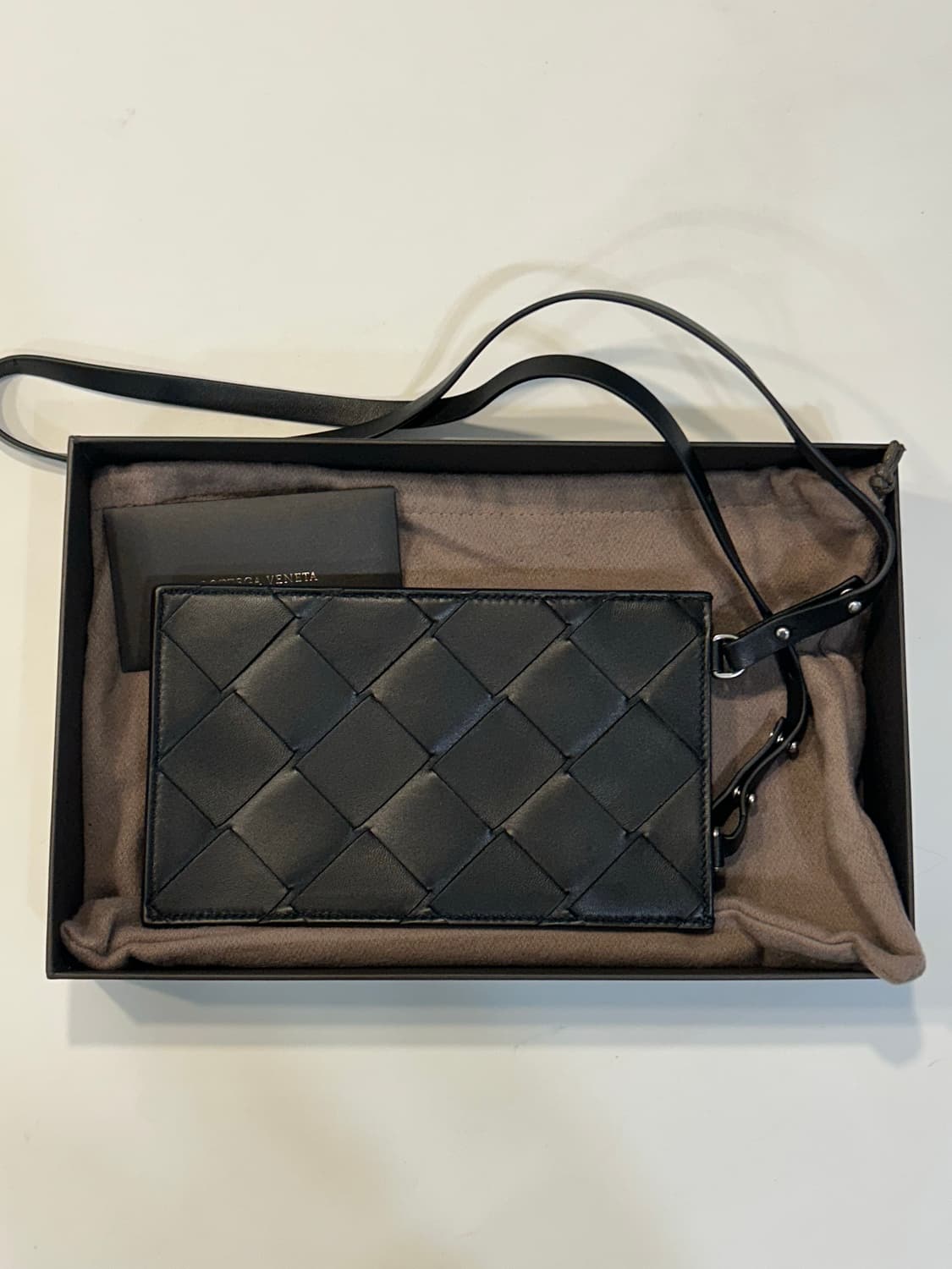 보테가베네타 핸드폰 케이스 백 상품이미지1