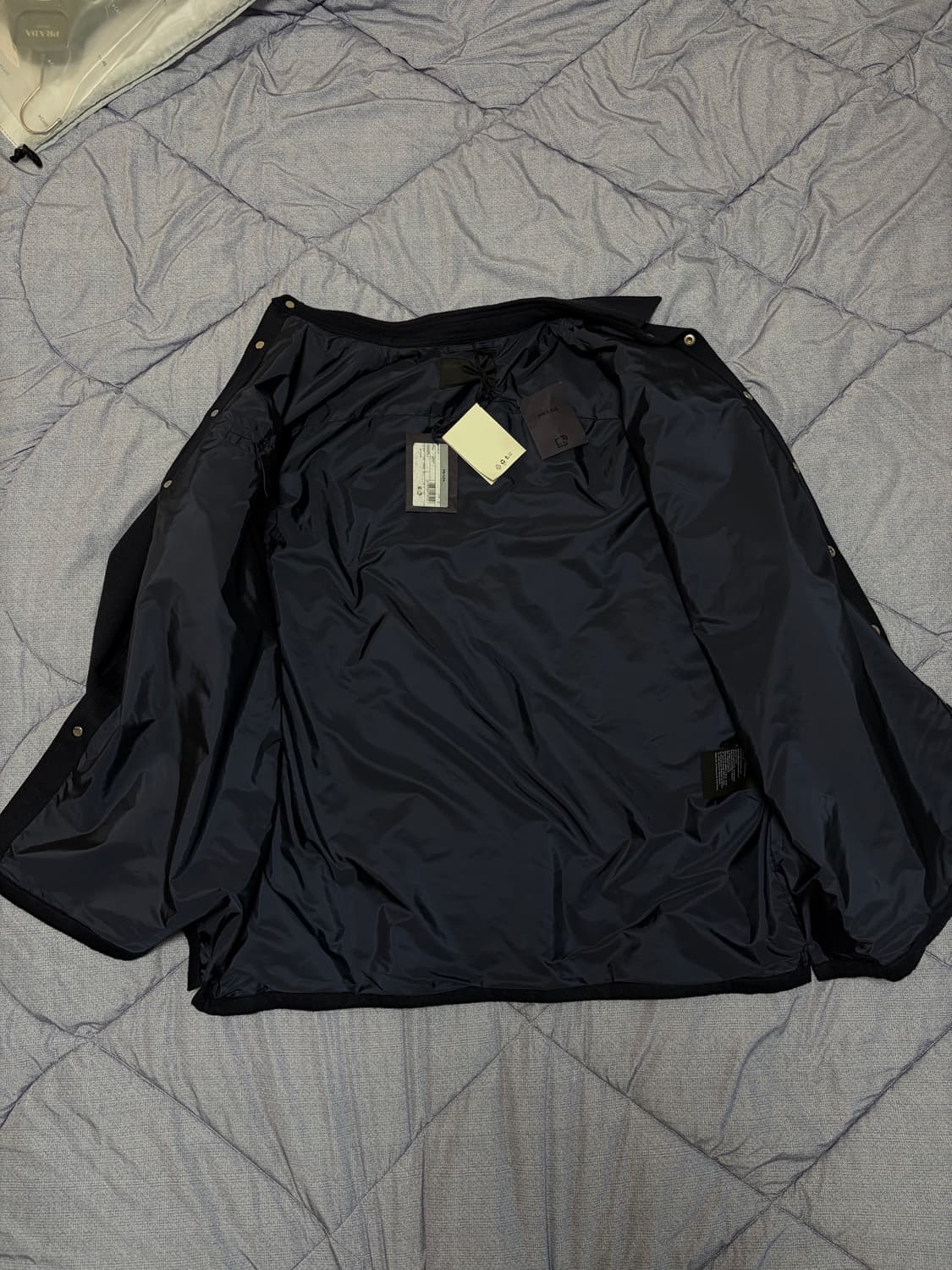 프라다 모피 셔츠자켓 판매합니다 상품이미지2