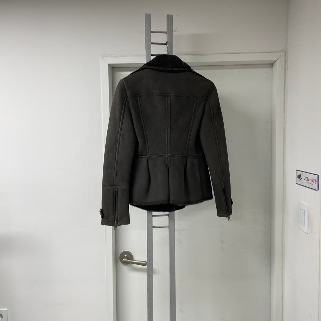 버버리 무스탕 34(W) 상품이미지10