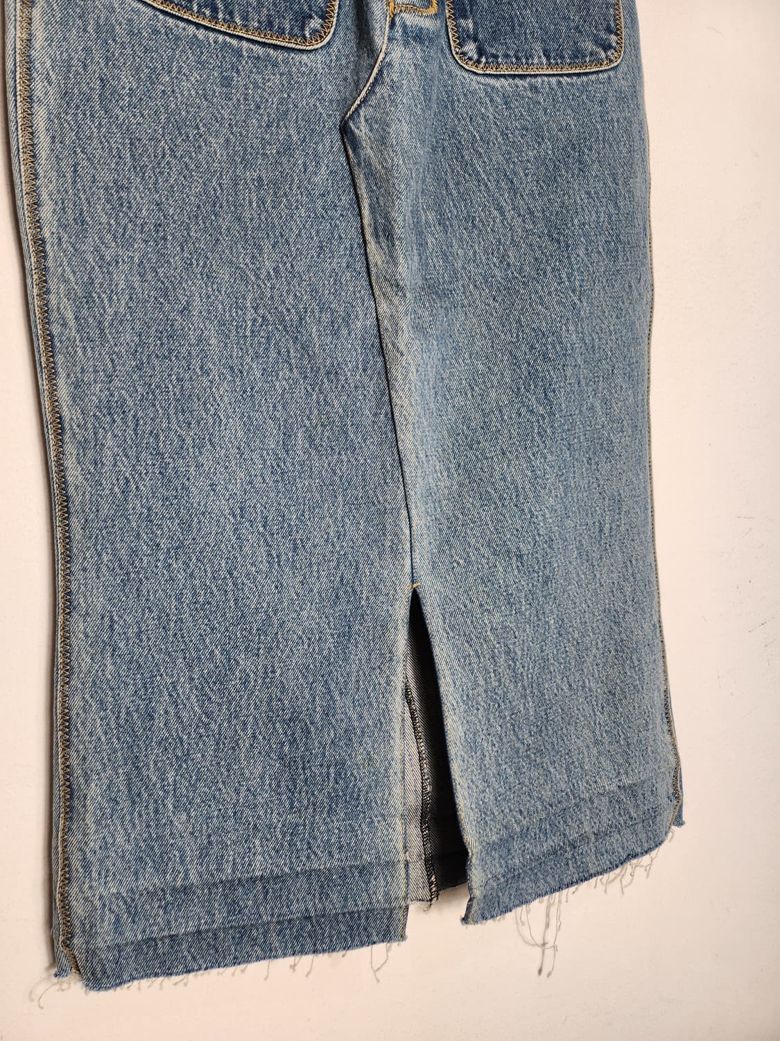 OPT 버튼 플라이 데님 스커트 상품이미지3