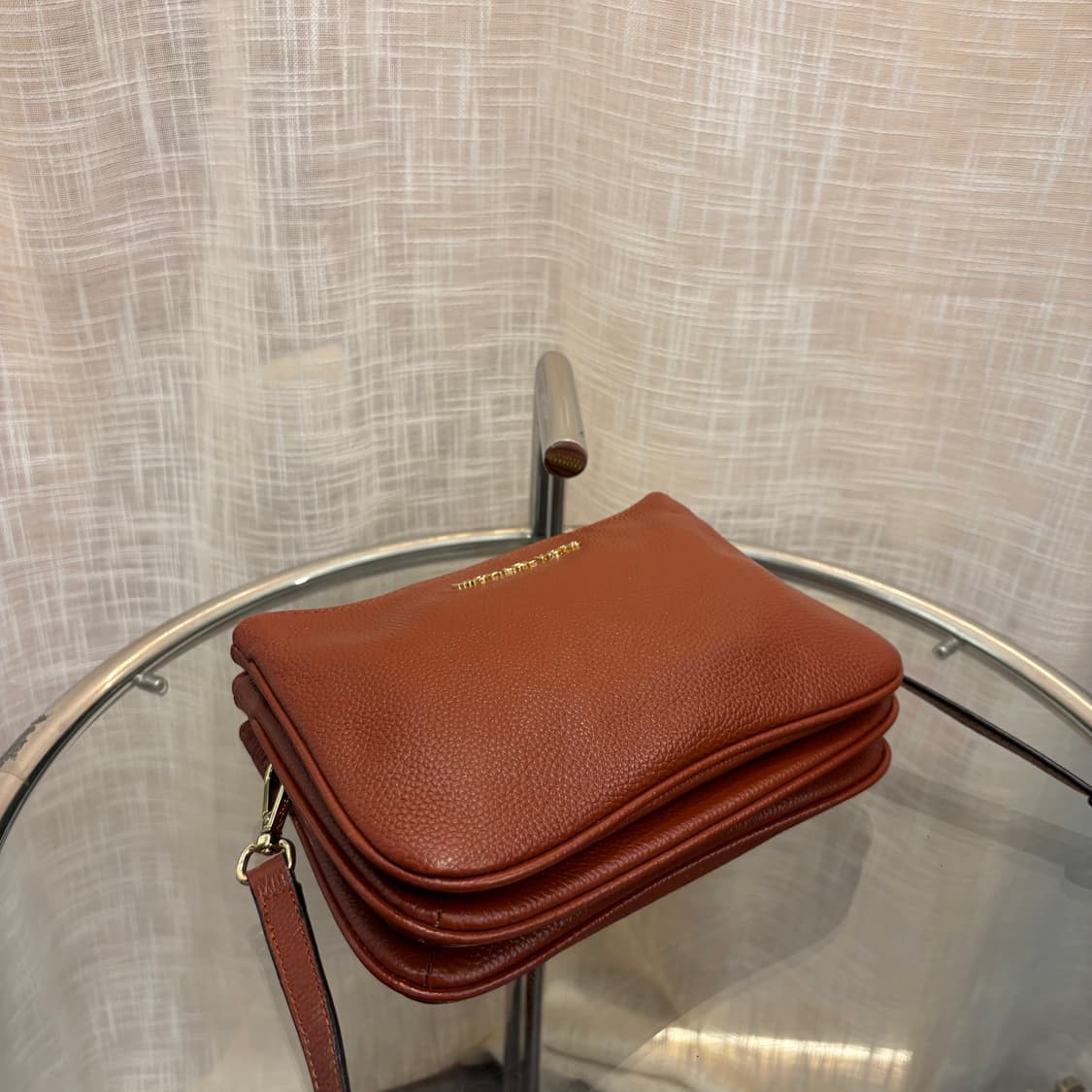 정품 마이클코어스 레더 크로스백     상품이미지7