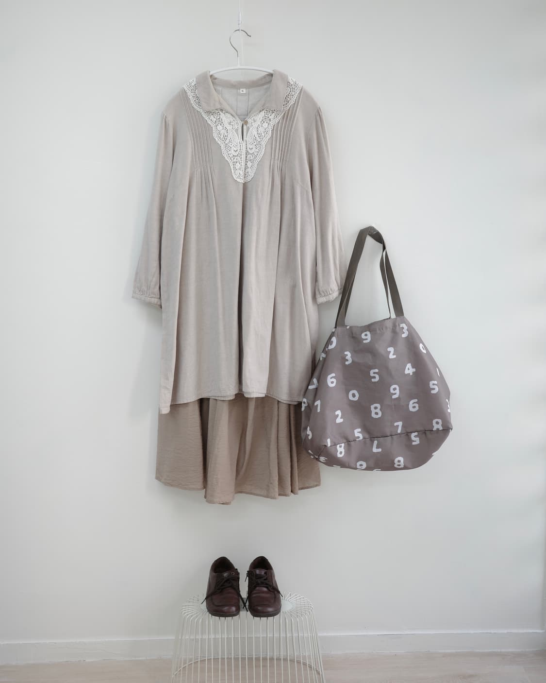 Lace mory beige one-piece 상품이미지1