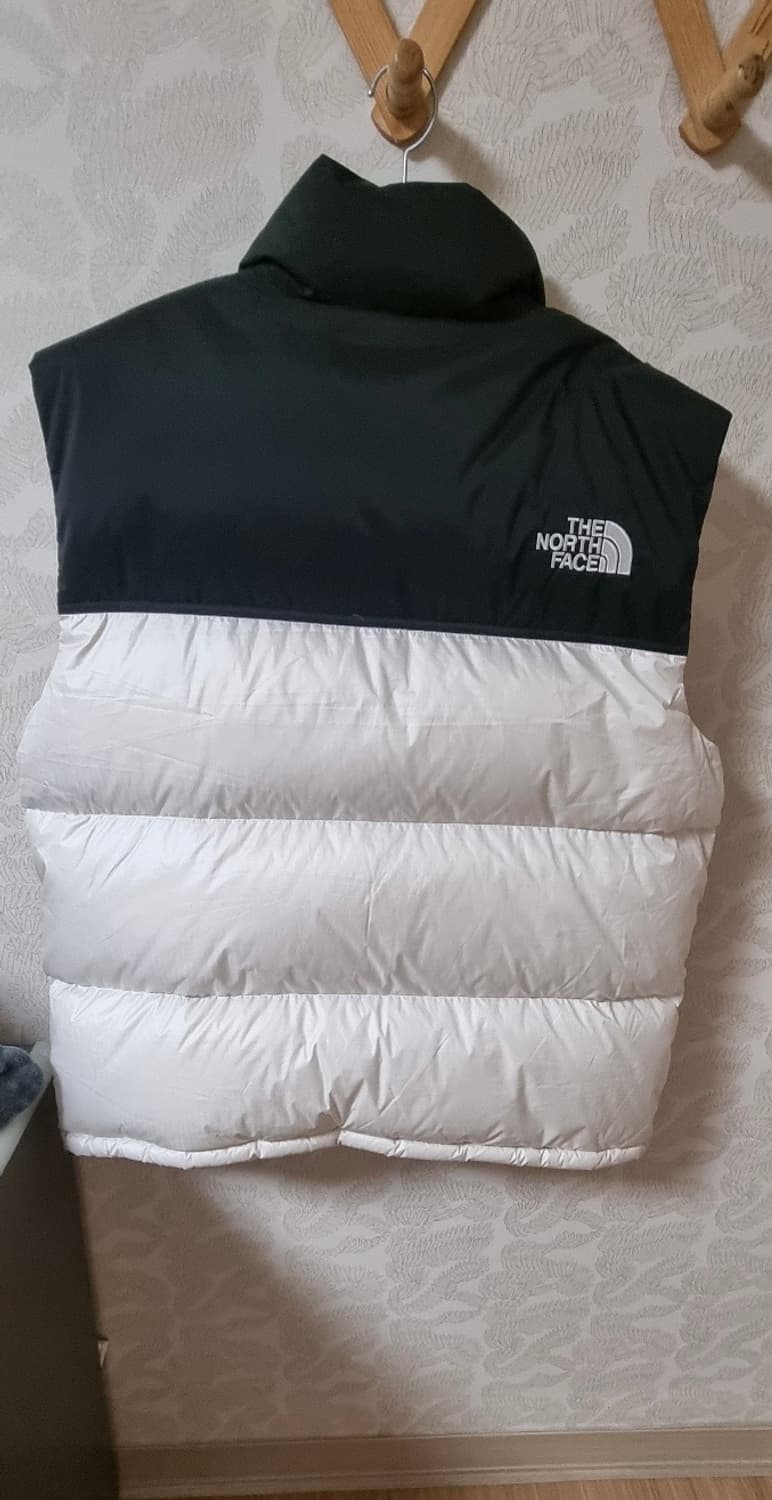 노스페이스 눕시 패딩 조끼 크림 상품이미지2
