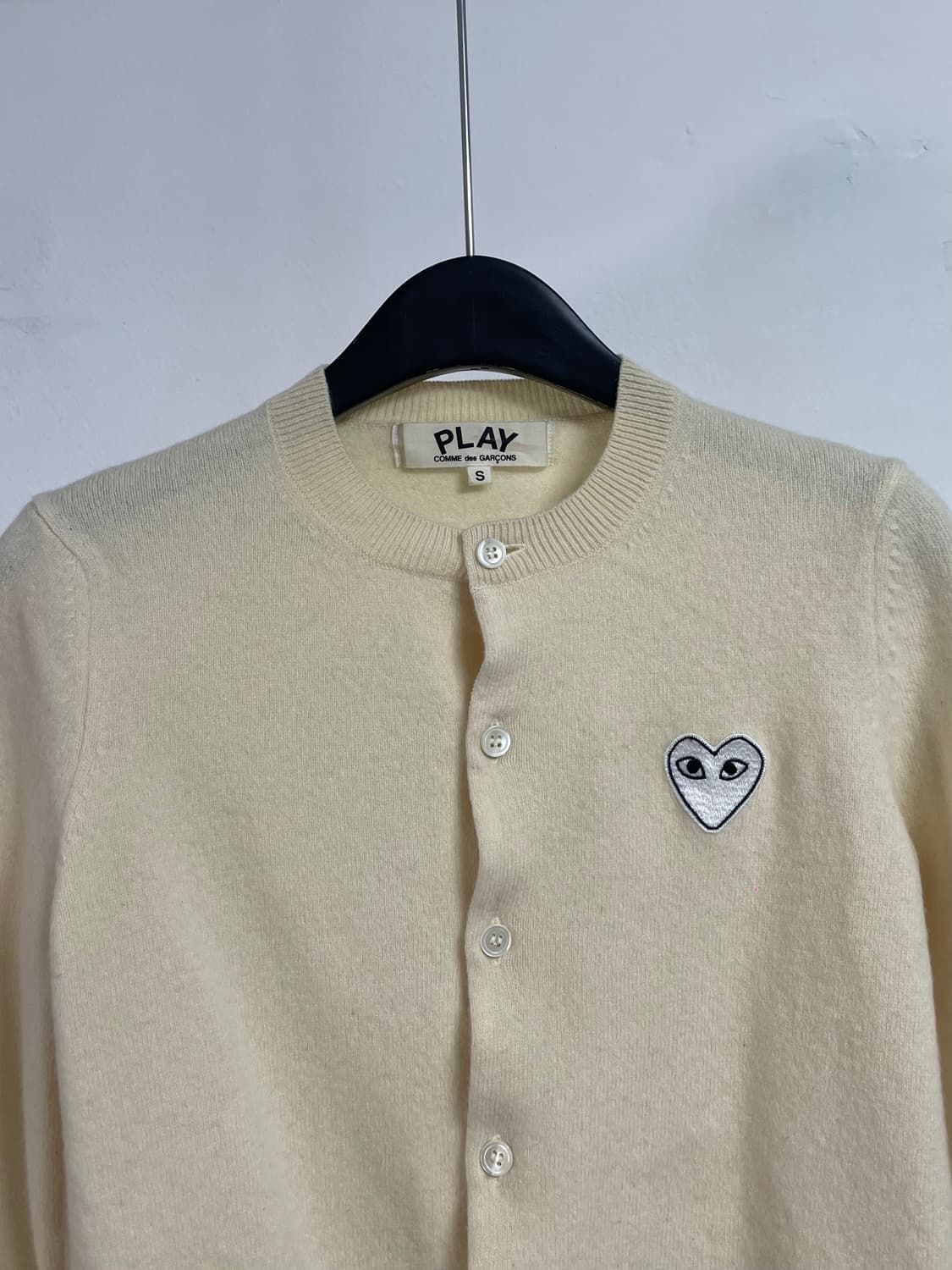 꼼데가르송 우먼스 와펜 울 가디건 (on.497) 상품이미지2