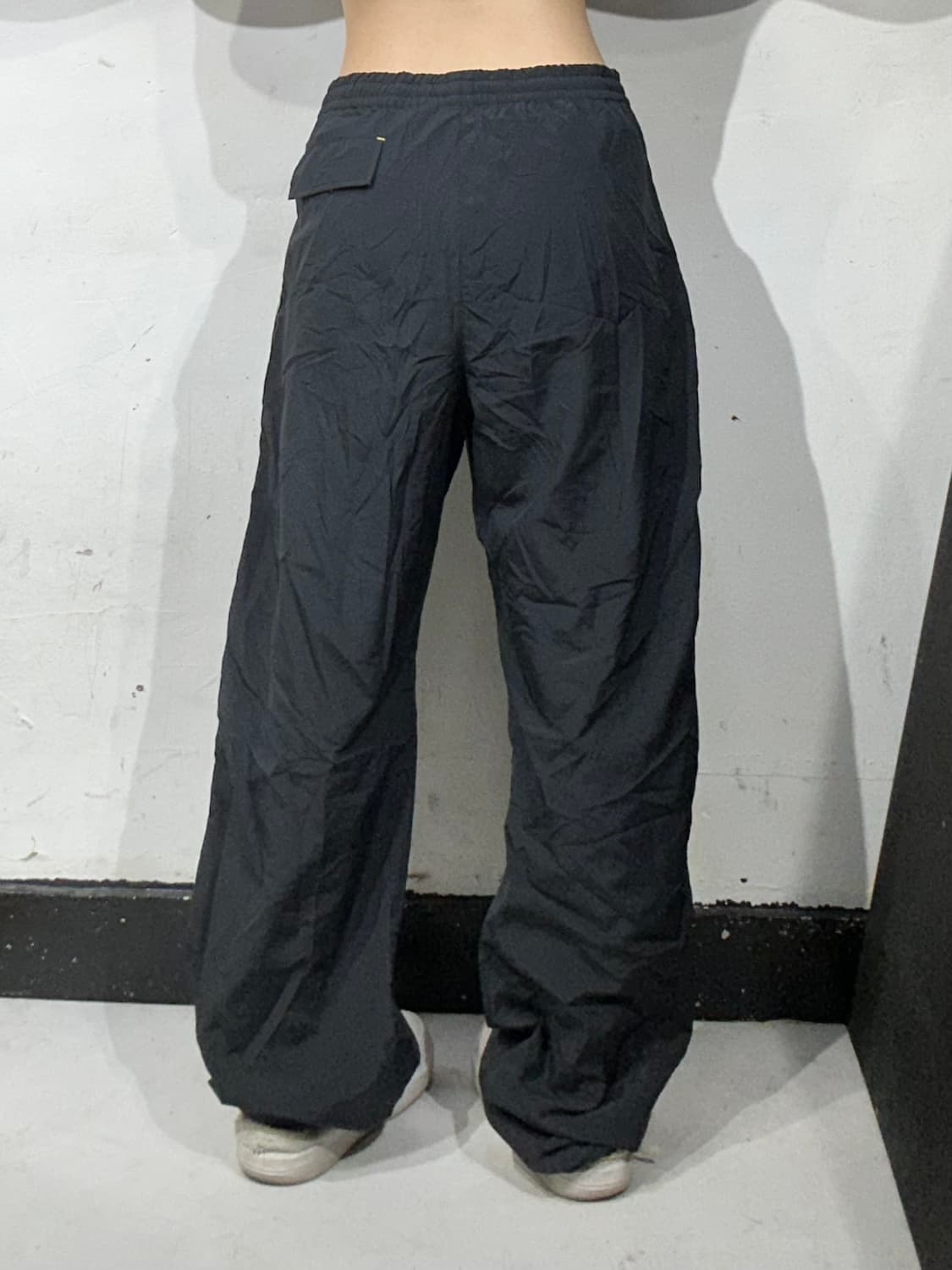 푸마 블랙 옐로우 사이드 라인 와이드 트랙 팬츠 상품이미지3