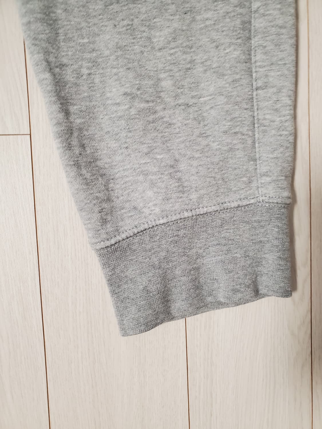 나이키 그레이 카고 조거 기모 팬츠 사이즈M

오염 하자 없이 깨끗해요^ 상품이미지6