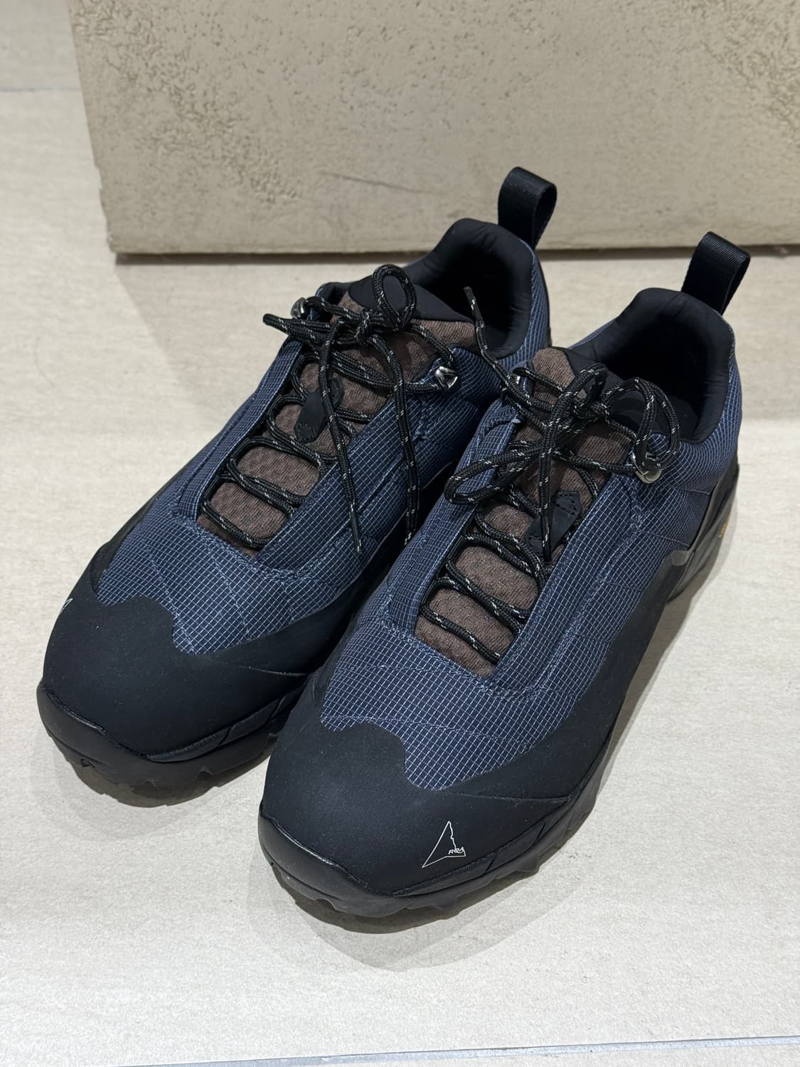 로아 카타리나 블루 블랙 상품이미지1