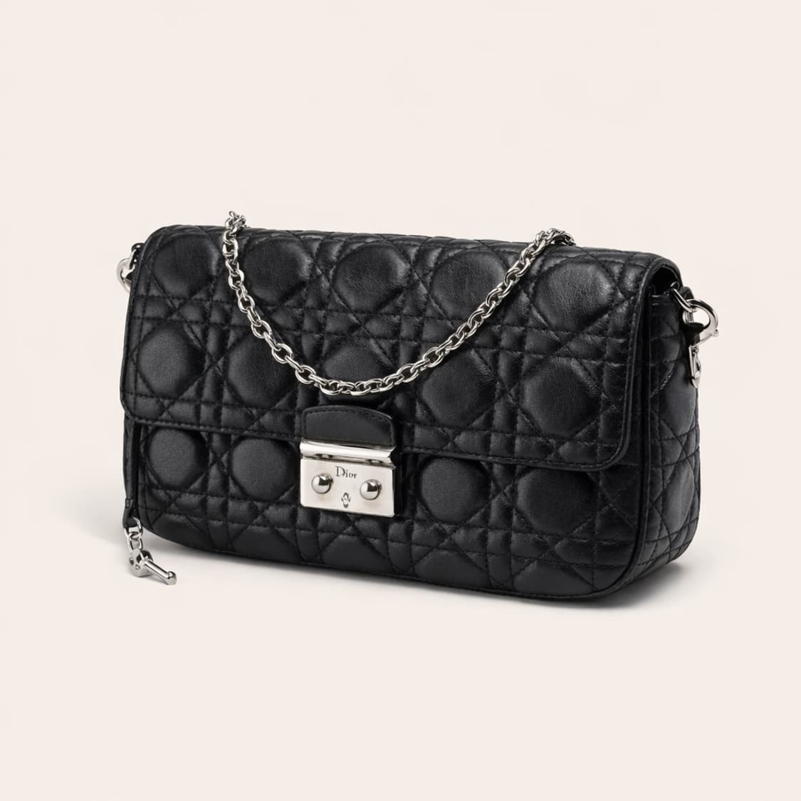 [S급] 디올 까나쥬 퀼팅 램스킨 은장 체인 숄더백 블랙 판매합니다!!! 상품이미지1