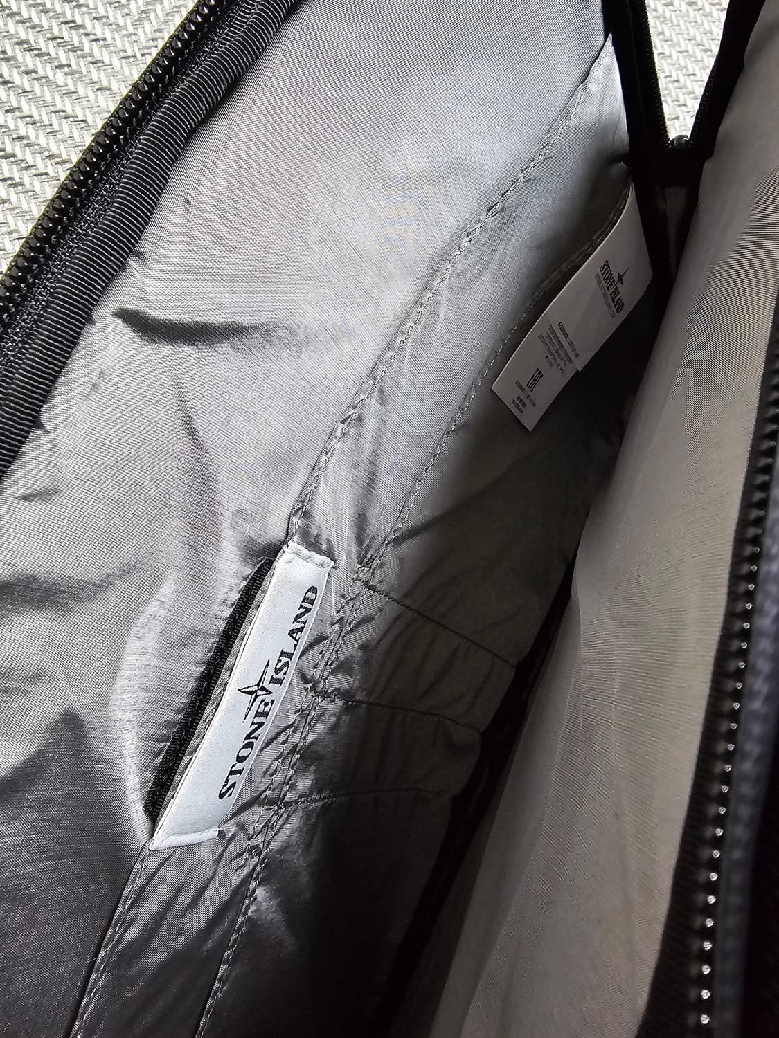 스톤아일랜드 리플렉티브 클러치 상품이미지6