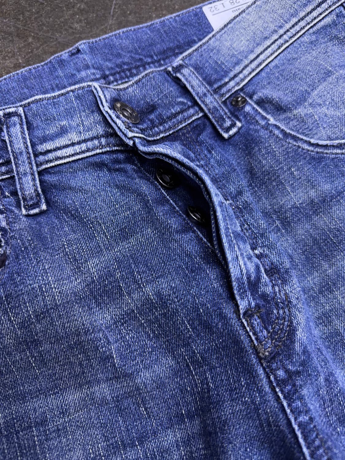 디젤 Staffy 스태피 레귤러 테이퍼드핏 빈티지 데님팬츠 28 상품이미지7