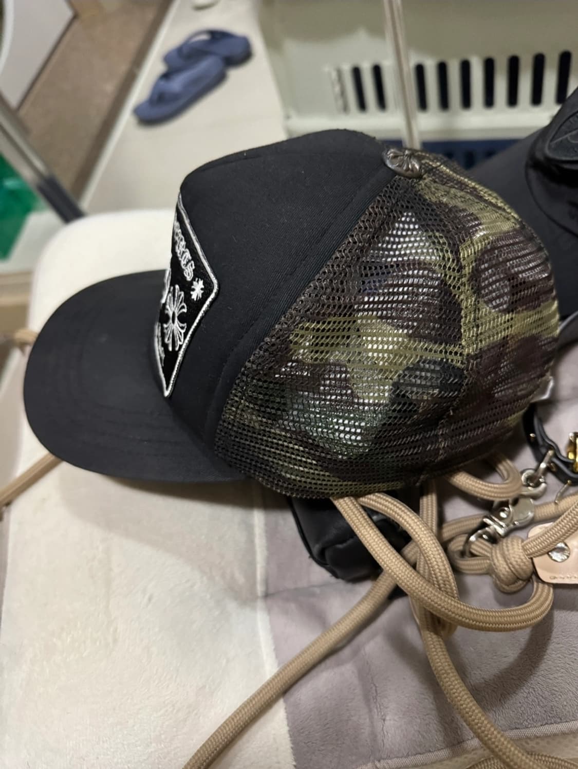 크롬하츠 카모 블랙 메쉬 캡모자 상품이미지2