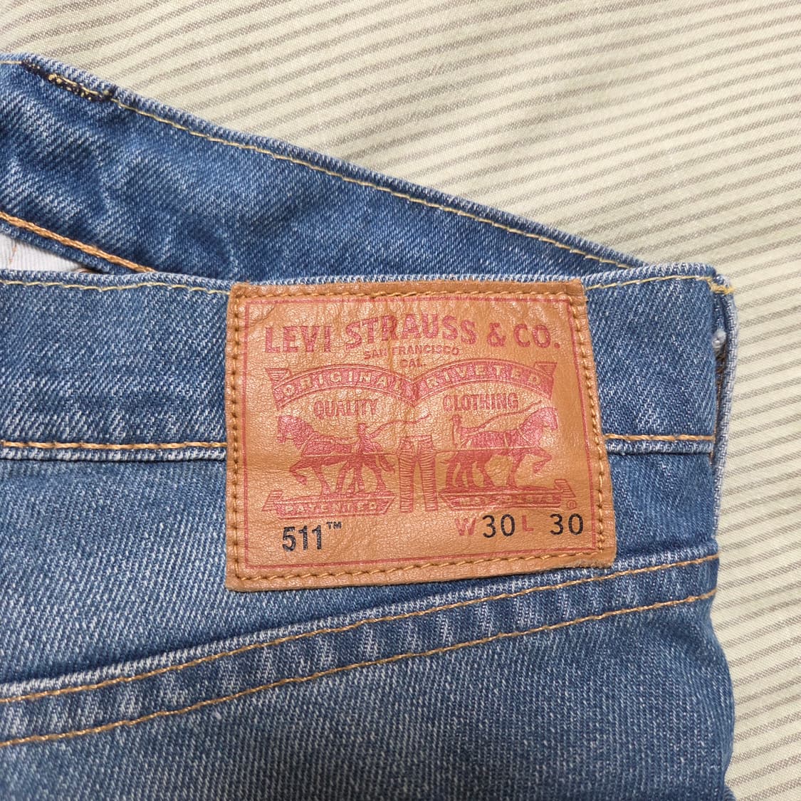 리바이스 511 슬림 진 워시드 청바지 중청 30 / 워싱 상품이미지5