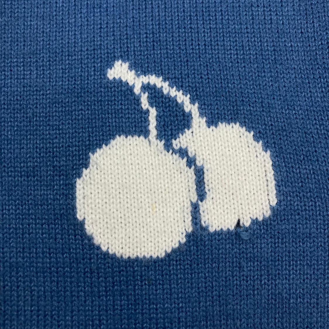 키르시 블루 컬러 스몰 로고 니트 베스트 상품이미지2