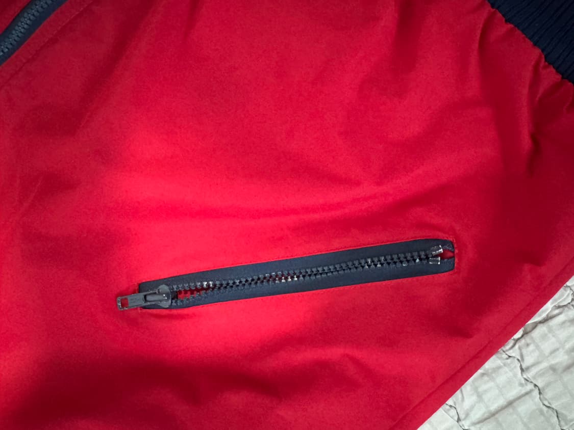 파타고니아 80s 쉘드 신칠라 봄버 자켓 레드/네이비 색상 팝니다. 상품이미지4