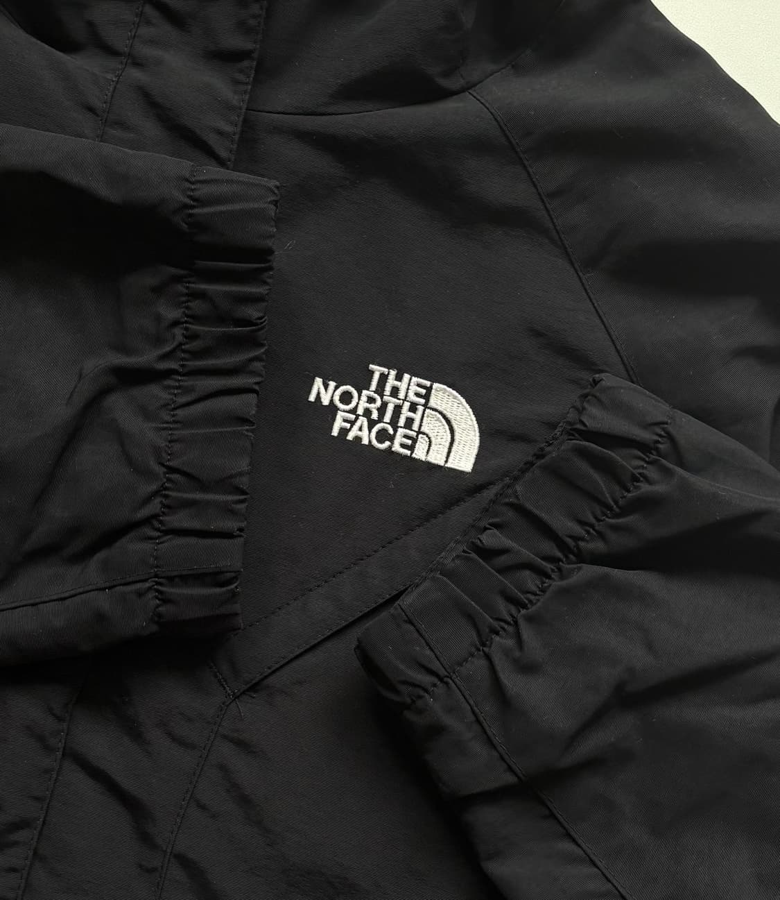노스페이스 블랙 바람막이 상품이미지3