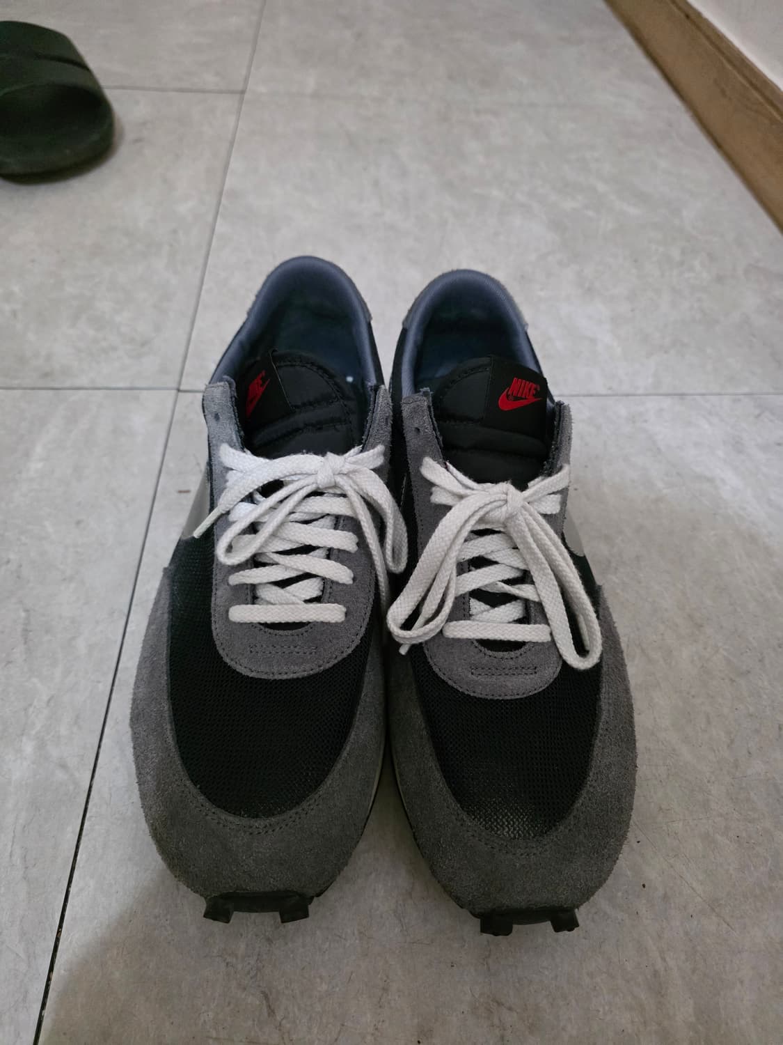 나이키 데이브레이크 메탈릭실버 295 상품이미지2