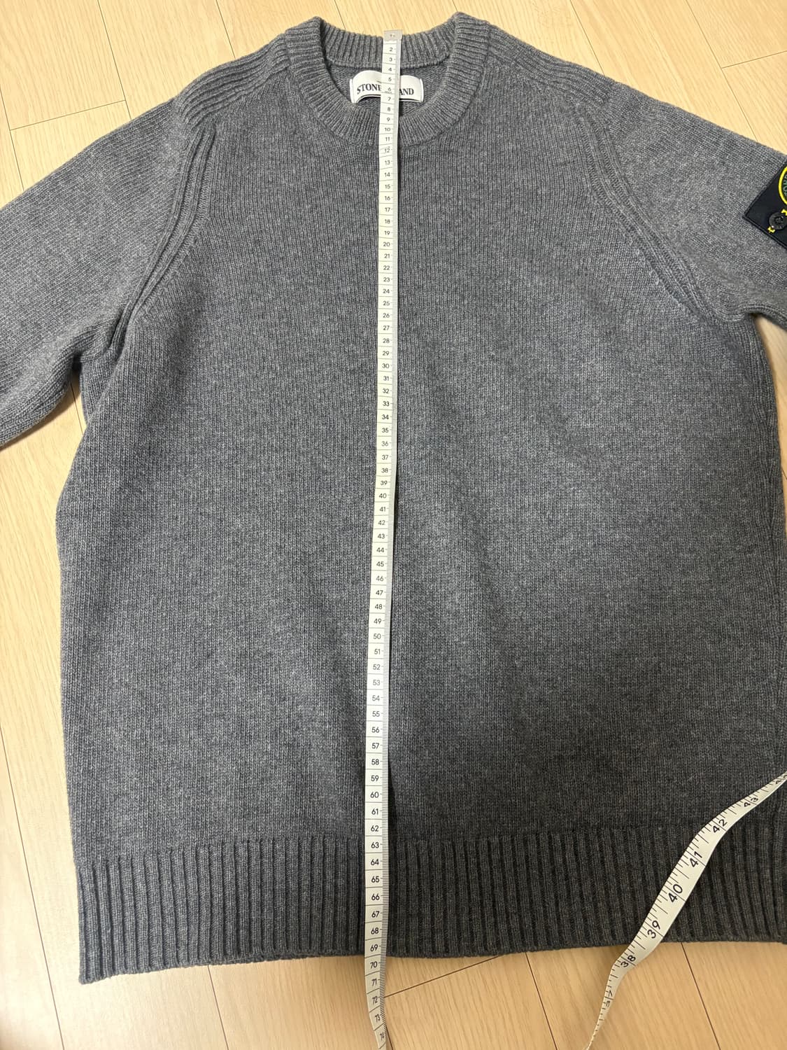 스톤아일랜드 니트 차콜색상 M 판매합니다. 상품이미지6
