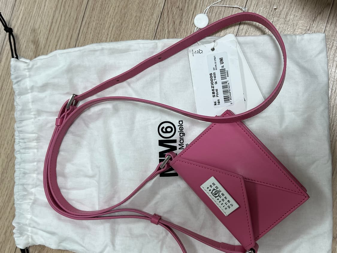 메종마르지엘라 MM6 로고 패치 미니 크로스백 상품이미지5