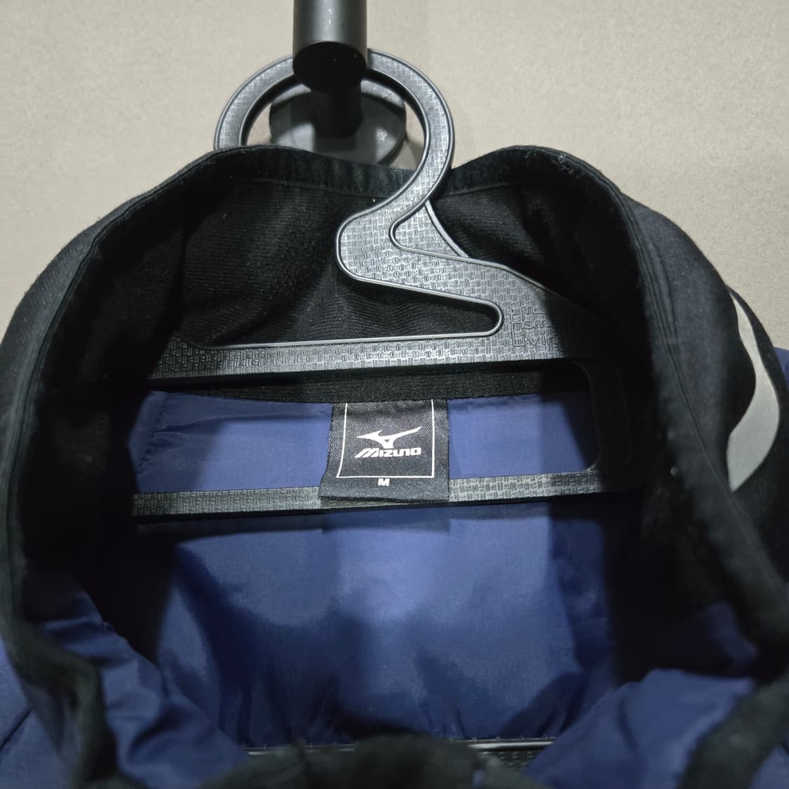 미즈노 MIZUNO 경량패딩 자켓 네이비/블랙 상품이미지3