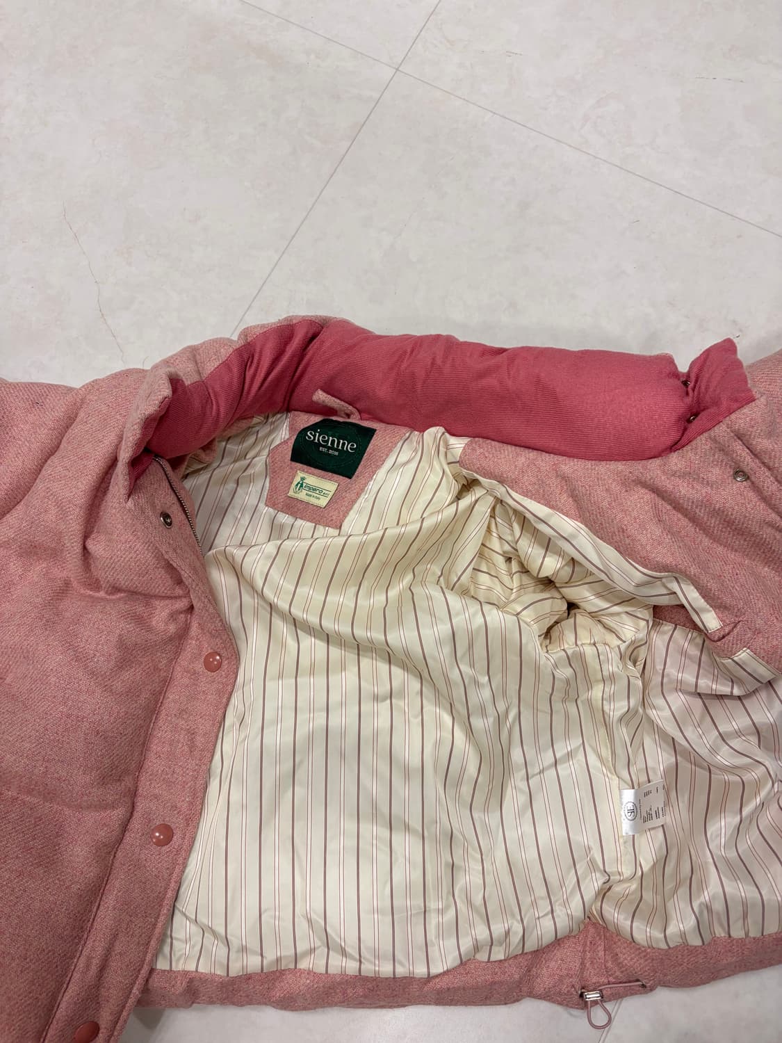 시엔느 암스트롱 구스다운 패딩 핑크 팝니다 상품이미지4