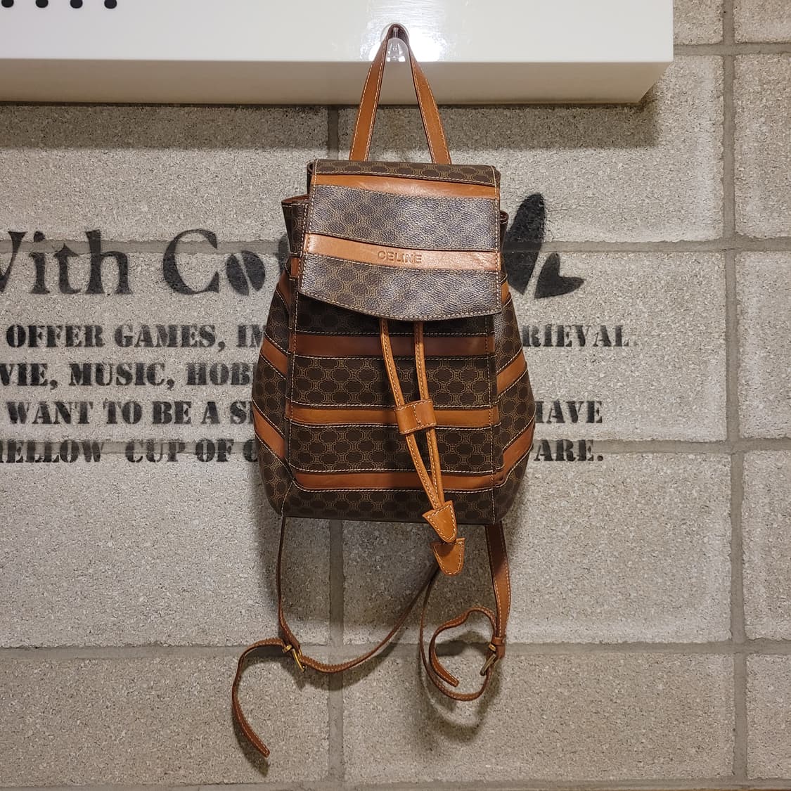 셀린느 마카담 블라종 백팩 상품이미지1