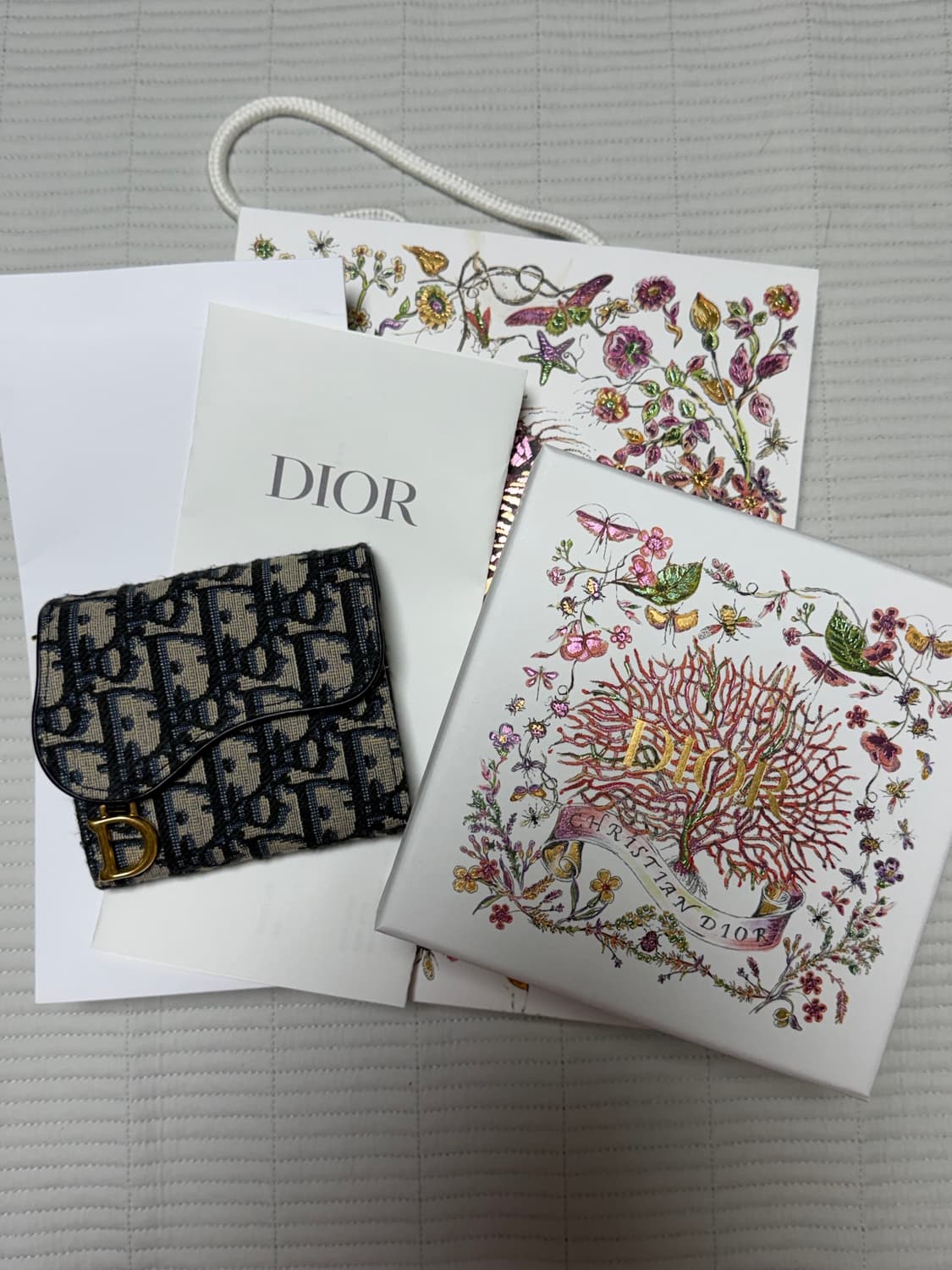 디올 Saddle Lotus 지갑 상품이미지2