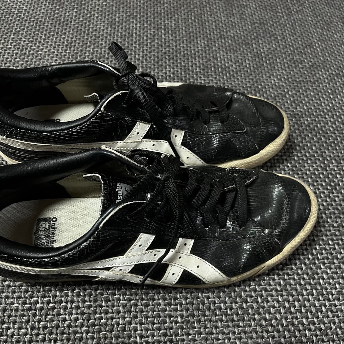 오니츠카 타이거 블랙 스니커즈 270 상품이미지6