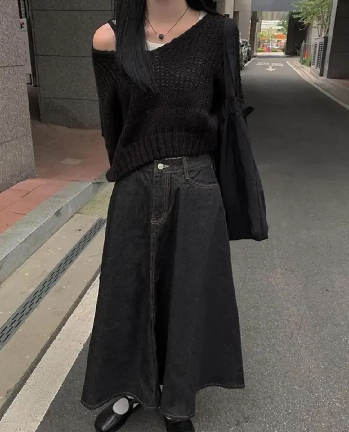 애니원모어 하찌 크롭 브이넥 니트 상품이미지1