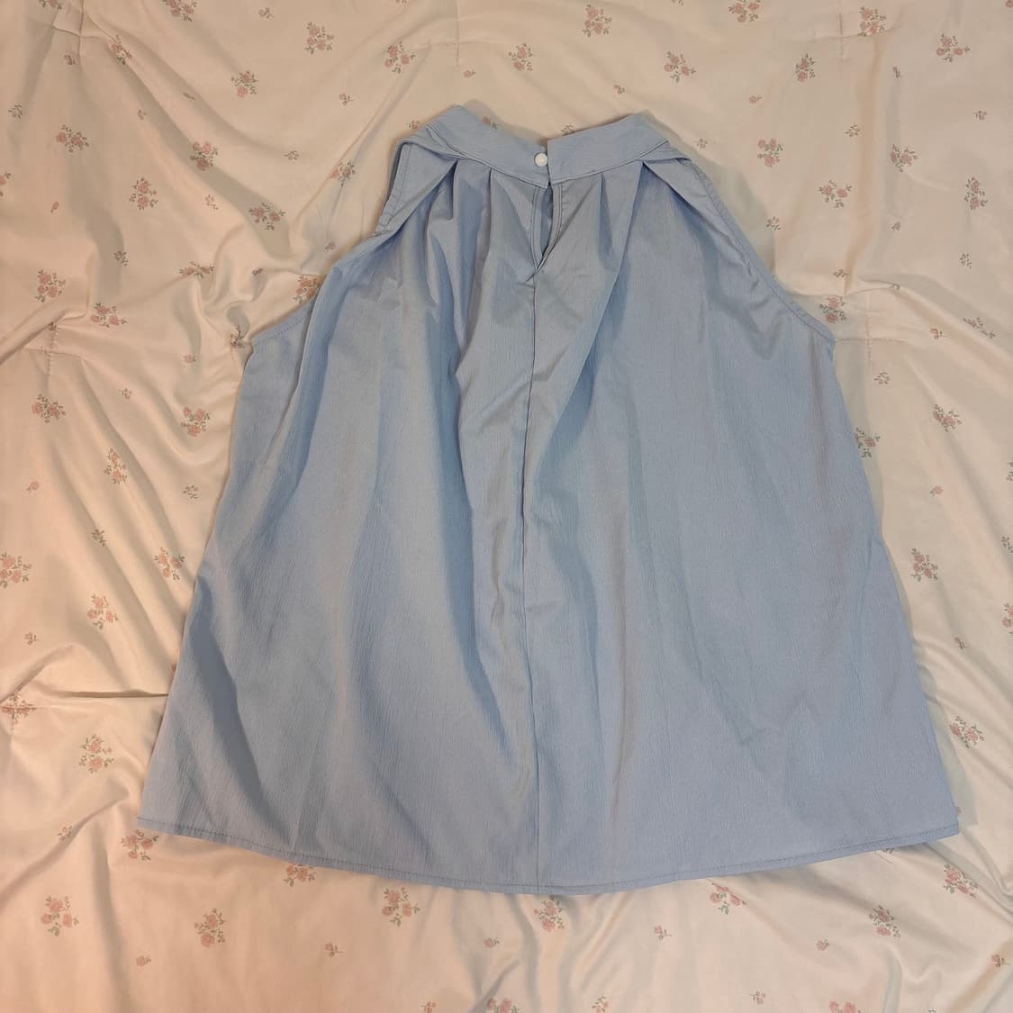 하늘색 플리츠 민소매 블라우스 상품이미지2