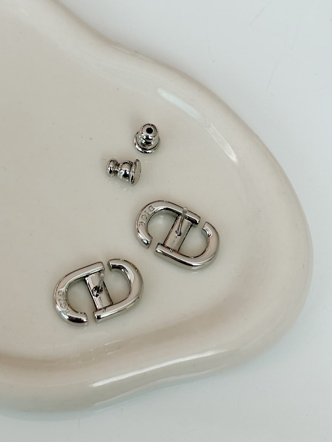 디올 CD 심플 업사이클링 귀걸이 상품이미지2