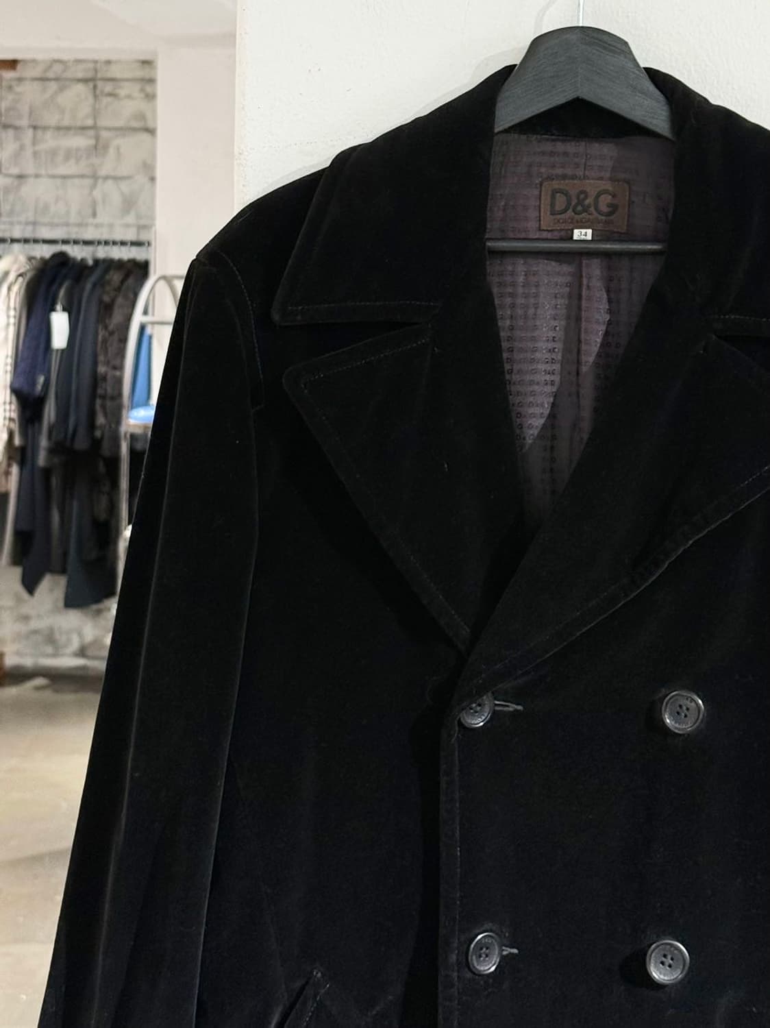 돌체앤가바나 블랙 벨벳 더블 브레스티드 코트 상품이미지2