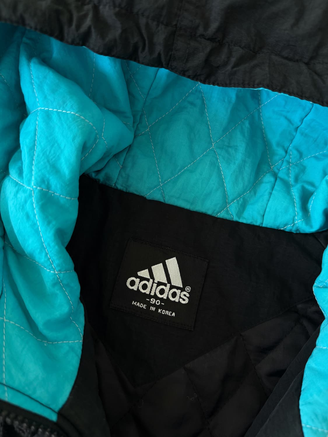 아디다스 90‘s 루즈핏 네이비 하늘 배색 누빔 후드 점퍼 상품이미지6