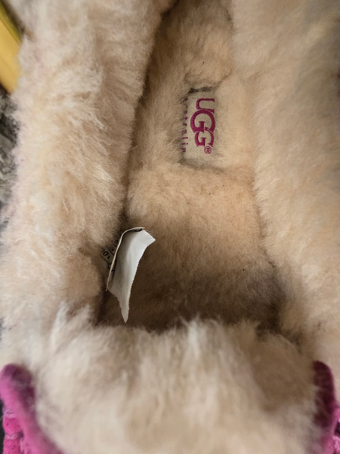 핑크 스웨이드 퍼 트리밍이 특징인 어그(UGG)  상품이미지8