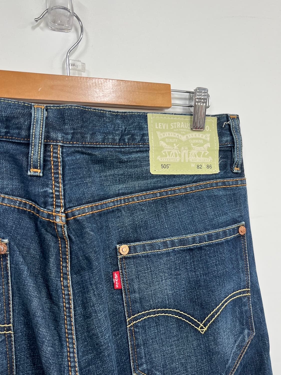 리바이스 505 레귤러 스트레이트 워싱 데님 팬츠 상품이미지2