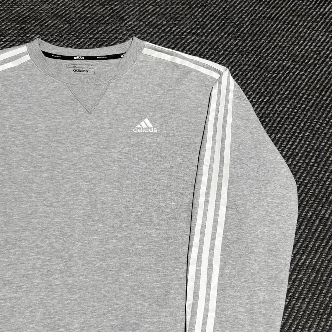 [M] adidas 아디다스 그레이 에센셜 3st 맨투맨 상품이미지2