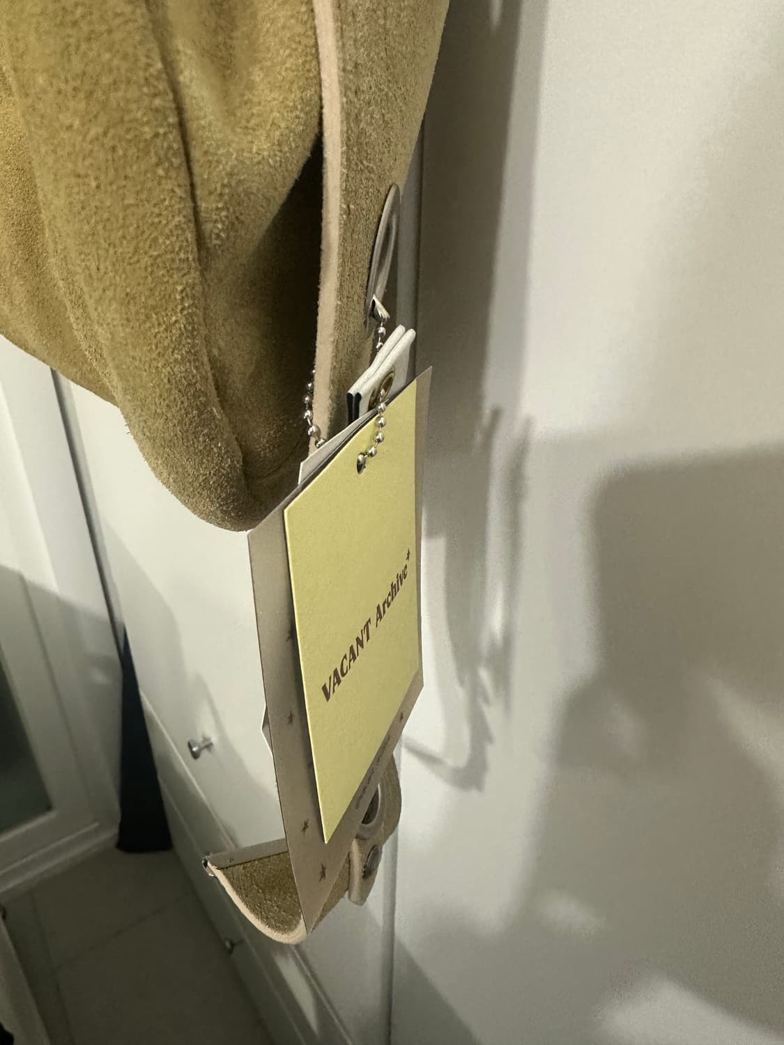 베이컨트 아카이브 벨라 호보백 스웨이드 베이지 상품이미지3