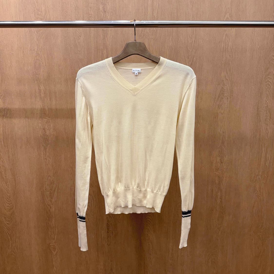 폴스미스 브이넥 긴팔 니트 소매 스트라이프 디테일 아이보리 상품이미지2