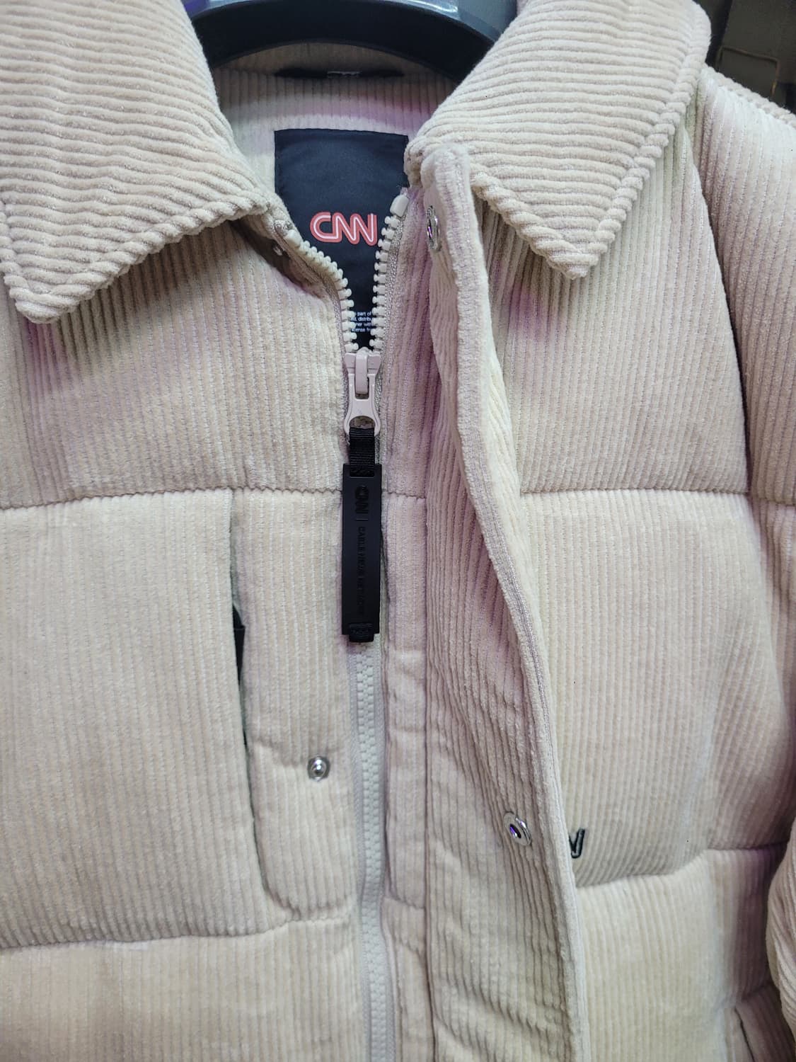 CNN 씨앤엔 아이보리 색상 코듀로이 패딩 점퍼 상품이미지3