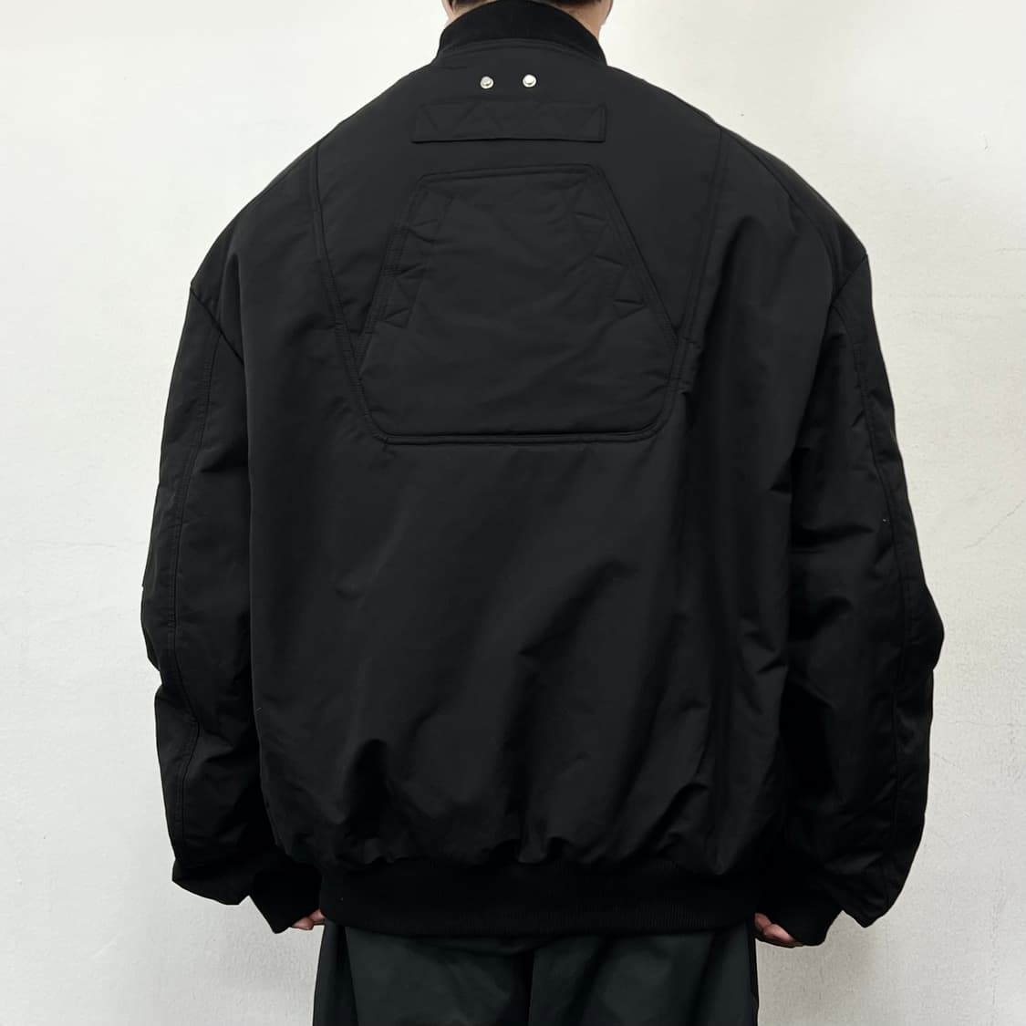 언더마이카 22ss 아바벨 멀티 플랩 오버사이즈 봄버 자켓 상품이미지3