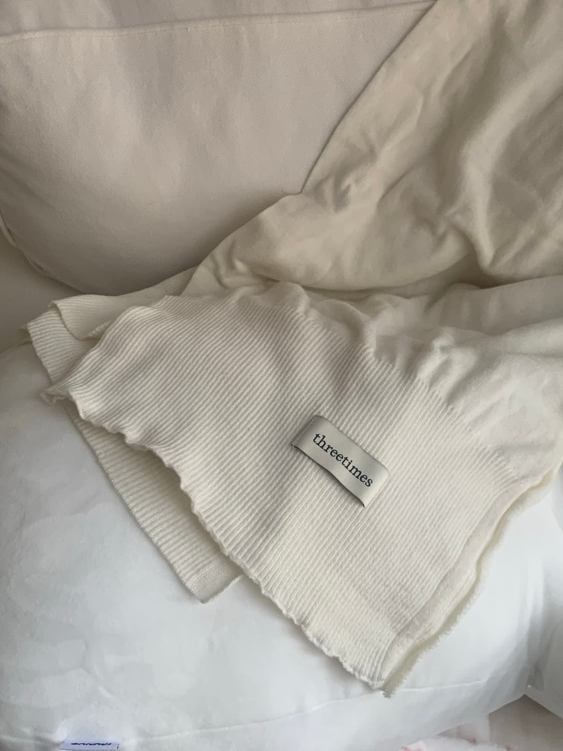 쓰리타임즈 threetimes creamy muffler 크리미 머플러 상품이미지2