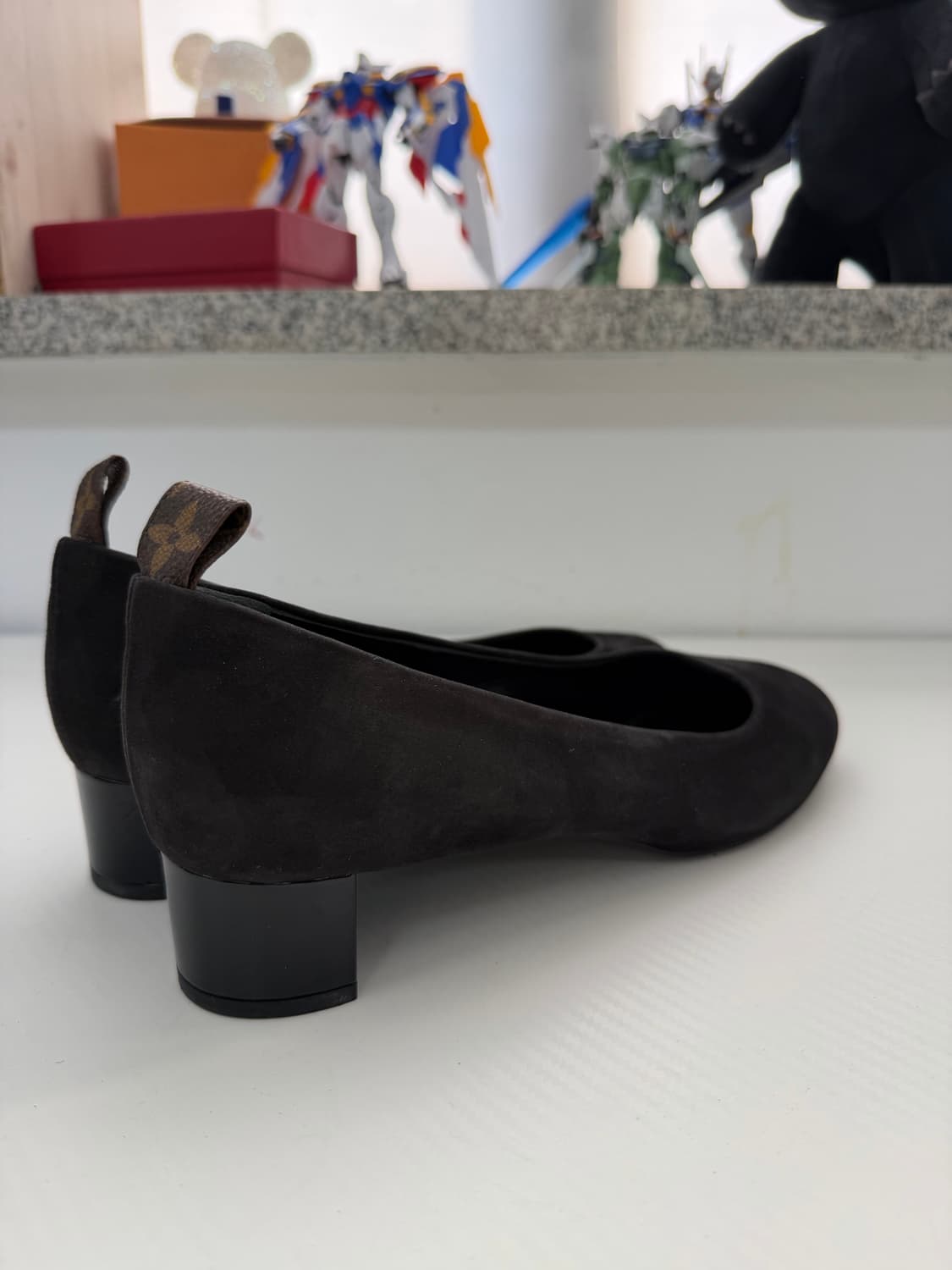 정품) 루이비통 블랙 스웨이드 플랫 슈즈 구두 39.5 상품이미지4