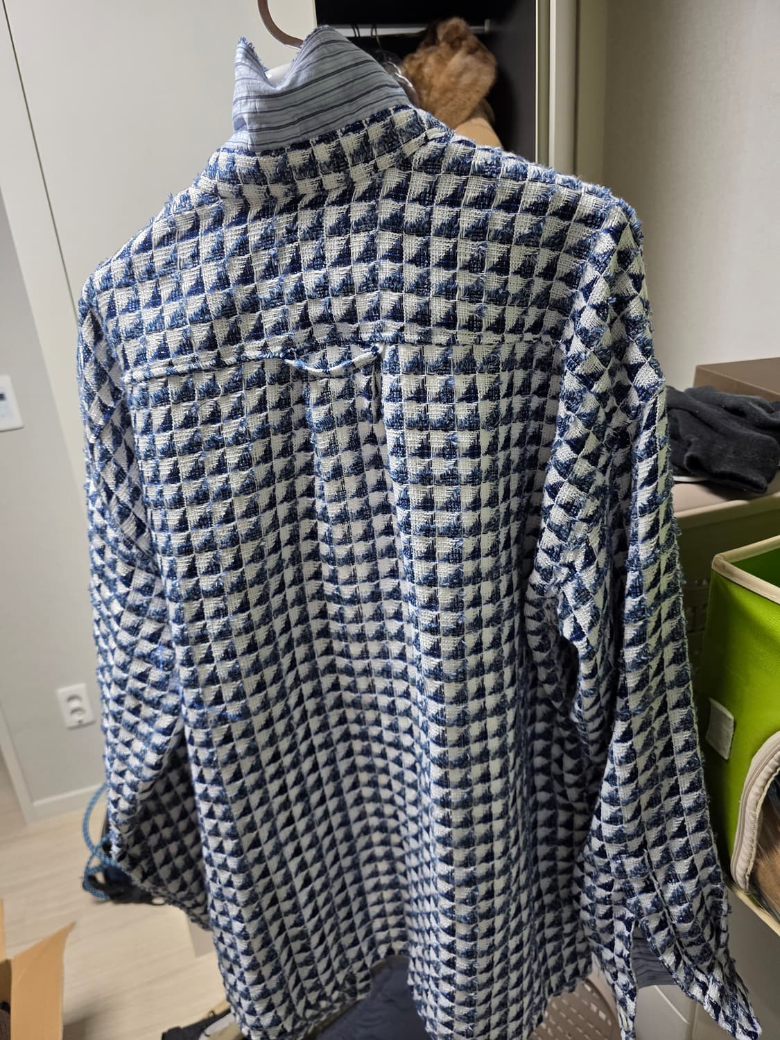 페이스커넥션 트위드 셔츠 xs사이즈

X1819T00540 상품이미지2