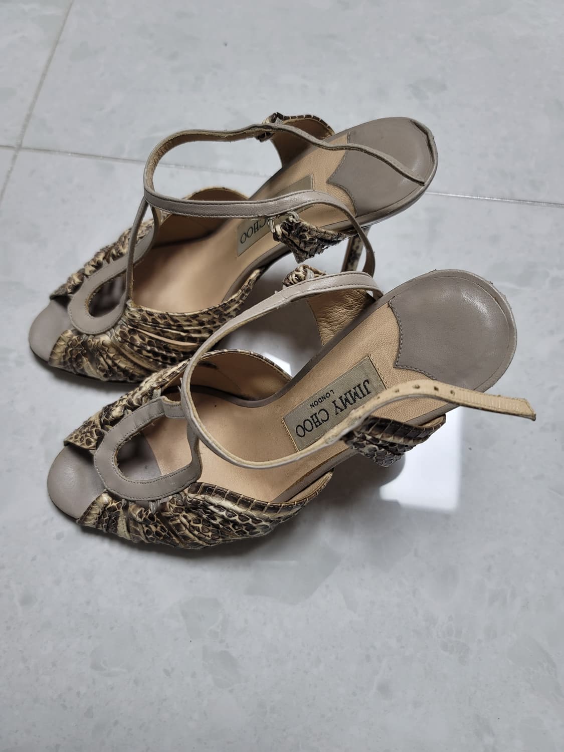 지미추 파이톤 스트랩 베이지색 하이힐 37사이즈 상태굿 상품이미지2