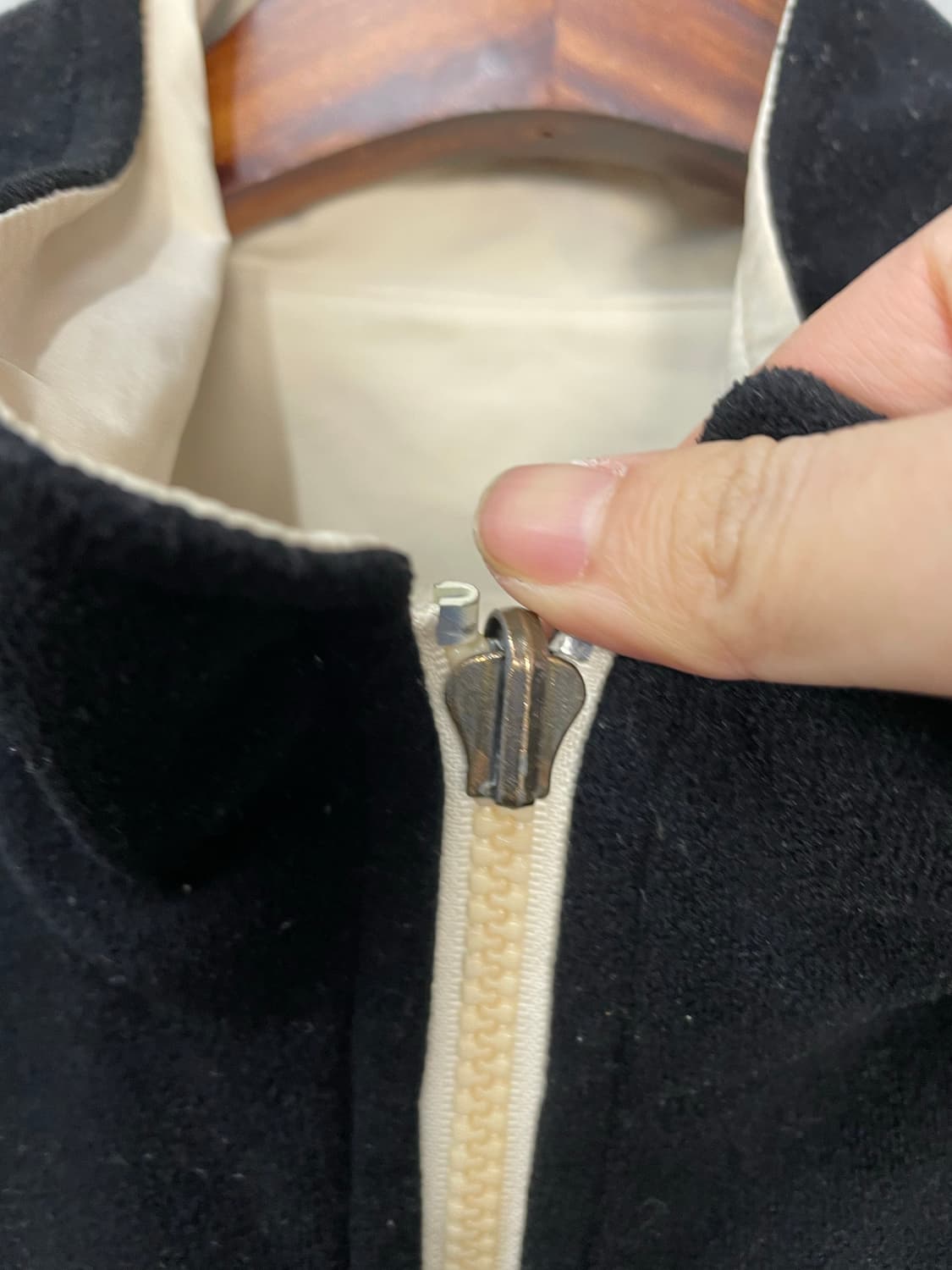 크리스찬 디올 스포츠 블랙 플리스 베스트 H1563 상품이미지7