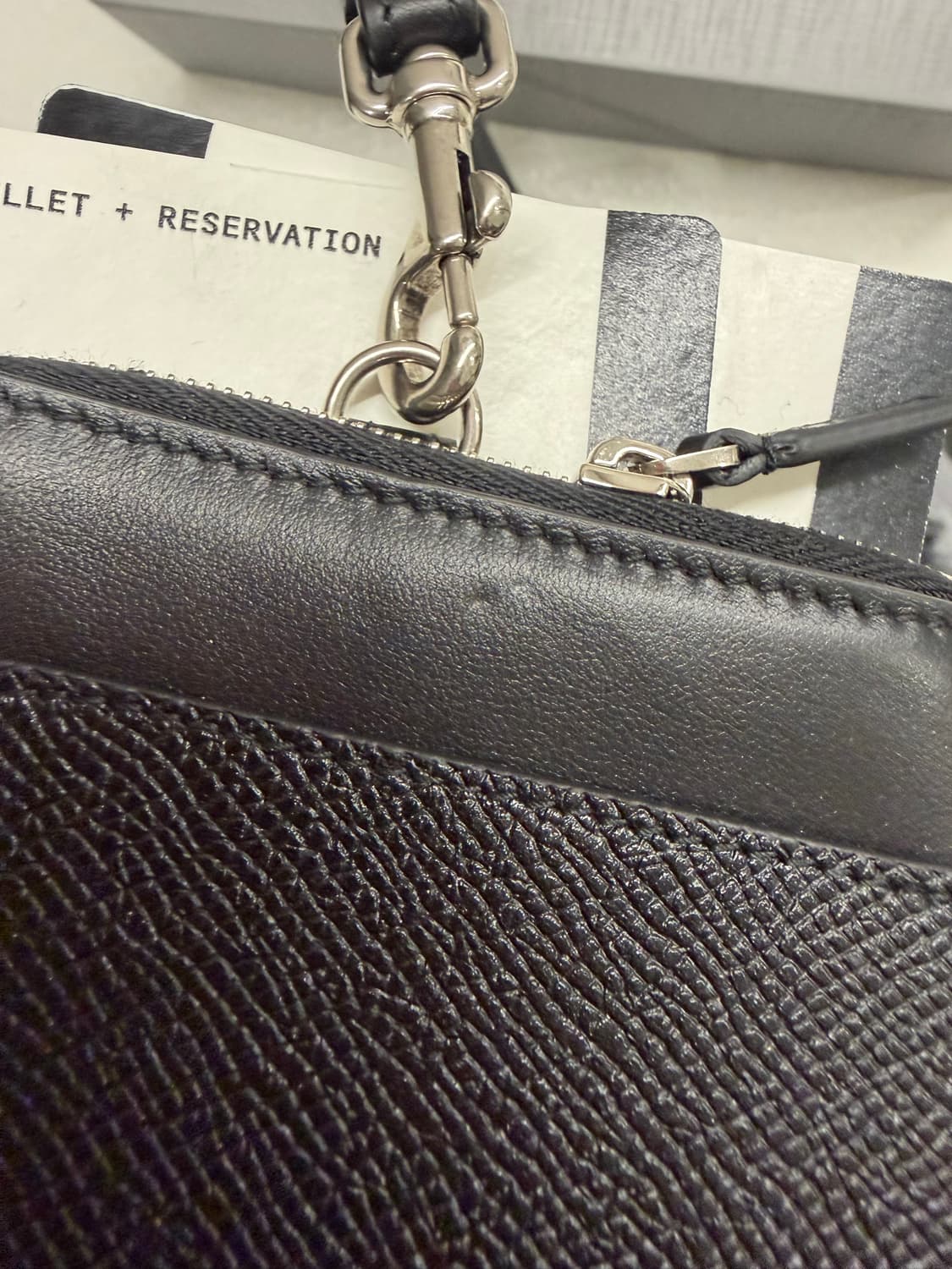 발렌시아가 패스포트 지갑 상품이미지10