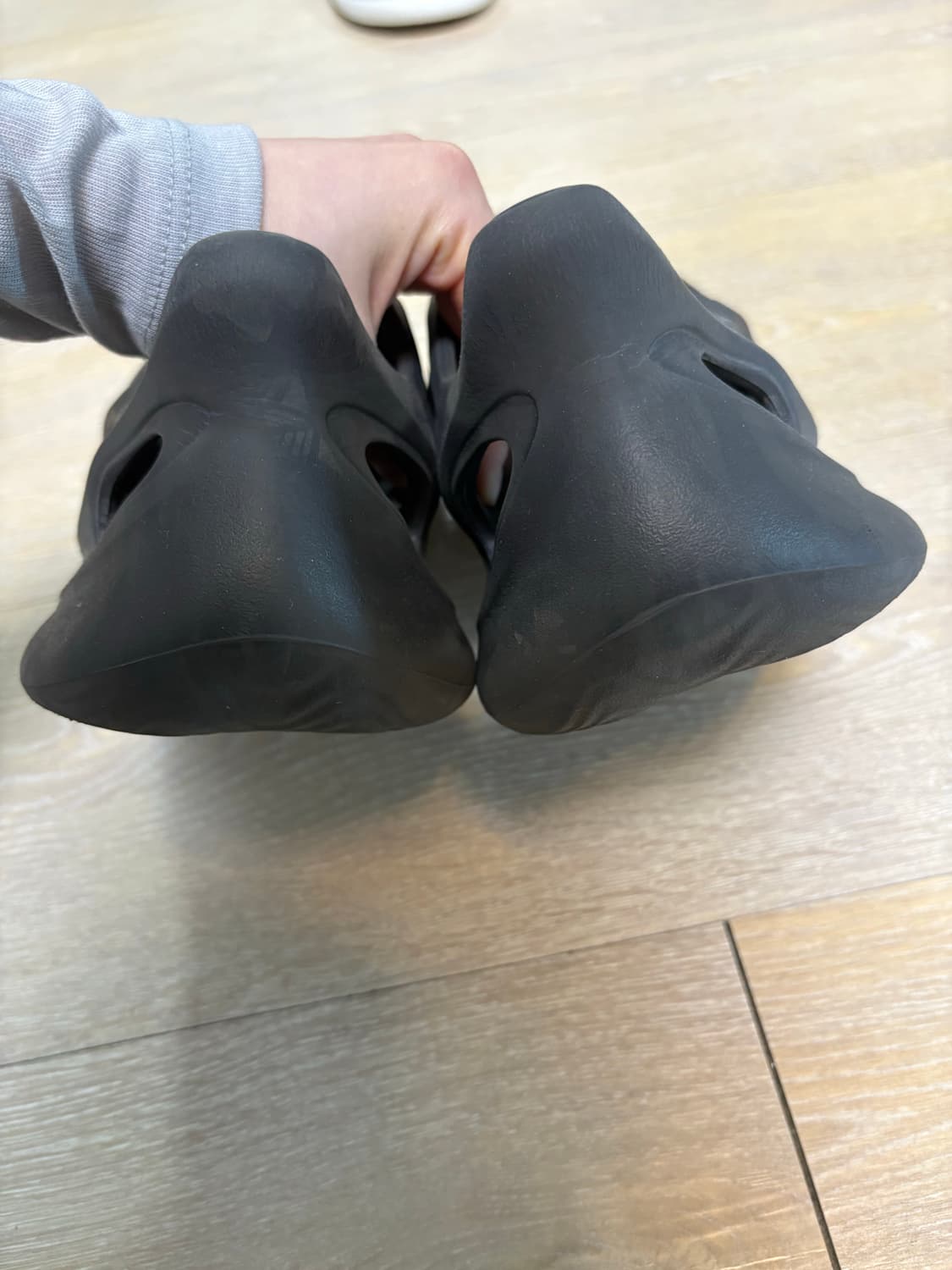 아디다스 이지 폼 러너 오닉스 265 상품이미지2